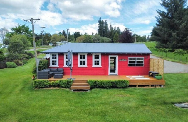 Historic School in rural Oamaru with farm animals and outdoor baths
