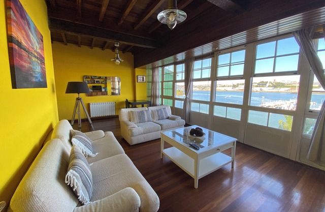 Historic stone and wood house s. XVIII oceanfront, first line of beach