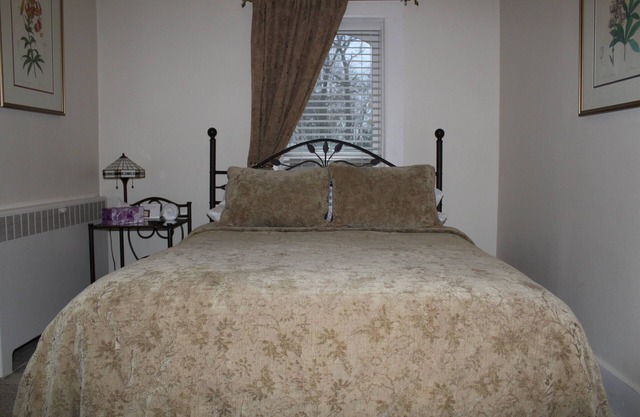 Historical Monroe Manor - Arbor Room