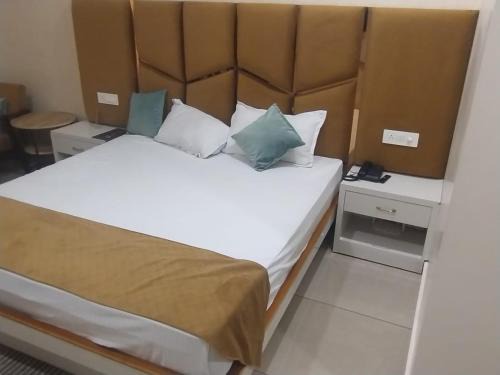 Hitkari Palace Restaurant & Banquet