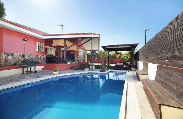 Holiday Home 'Goleta' with Private Pool, Wi-Fi and Air Conditioning