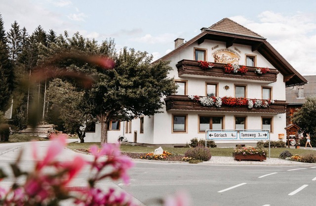 Holiday Apartment 'Seifterhof - No 2' with Mountain View, Shared Terrace and Wi-Fi