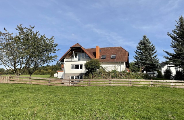 Holiday accommodation for travelers, fitters and castle/Hochzetsgäste