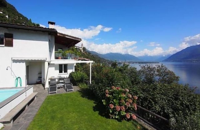 Holiday apartment Ronco sopra Ascona for 1 - 6 persons with 2 bedrooms - Multistorey holiday home/ma