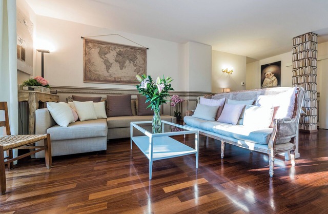 Holiday Apartment "Casa Ortensia" by the Lake with Terrace & Wi-Fi