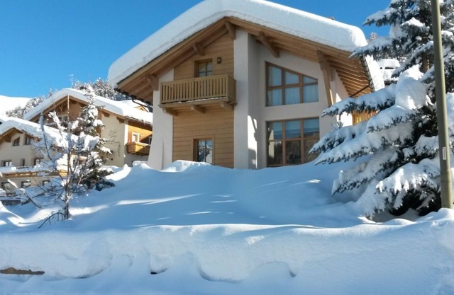 Holiday Apartment Chalet Monteneve Neve with Mountain View, Shared Garden & Wi-Fi