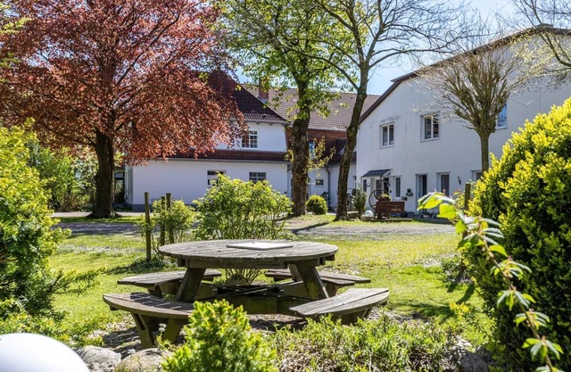 Holiday Apartment "Denkerhof Rosenquarz" with Shared Garden & Wi-Fi