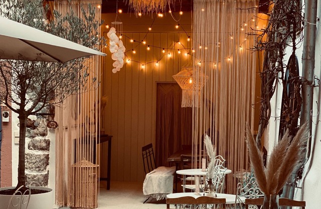 "Holiday Apartment Frida" in the heart of Burkheim