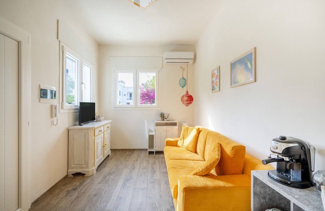 Holiday Apartment "Gufo Di Mare - Giallo" with Sea View, Private Terrace