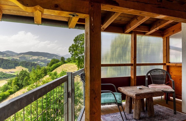 Holiday Apartment "Haus Auner Top 4" with Mountain View, Shared Garden & Wi-Fi