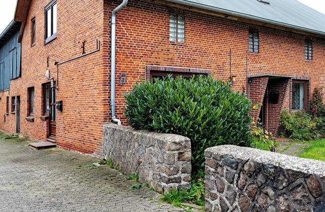 Holiday Apartment 'Hamdorf, Hauptstraße Unten' with Private Terrace, Shared Garden and Wi-Fi