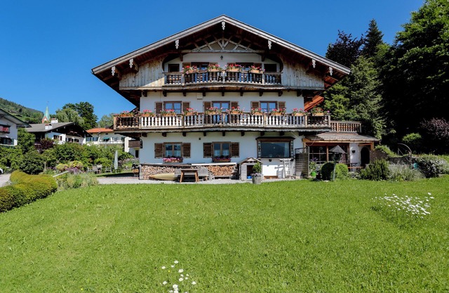 Holiday Apartment "Landhaus Staudacher" with Lake View, Balcony, Garden & Wi-Fi