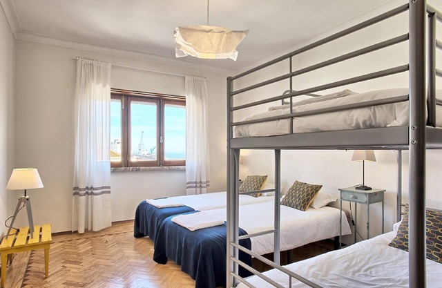 Holiday apartment Lisbon for 1 - 18 persons with 6 bedrooms - Holiday apartment in one or multi-fami