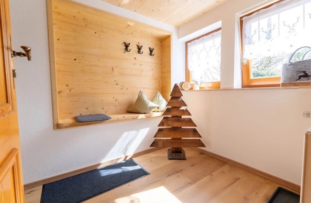 Holiday Apartment 'Maisonette-Ferienwohnung' with Mountain View, Shared Garden and Wi-Fi