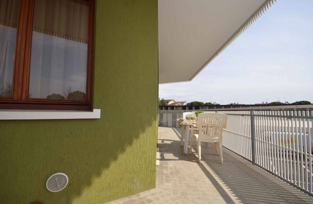 Holiday apartment mit Klimaanlage und Balkon