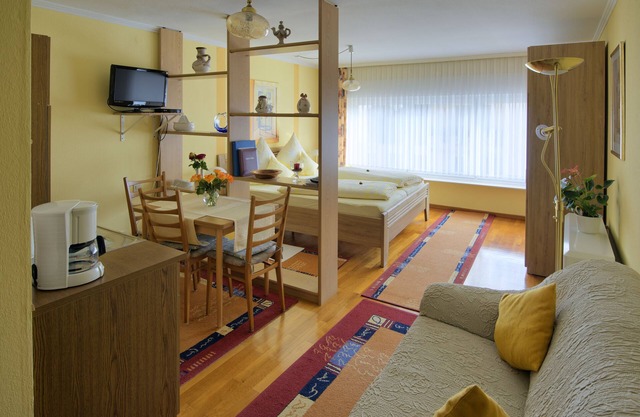 Holiday Apartment "Pharmacy" with Weinbergblick