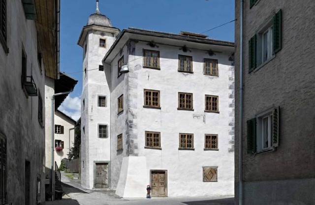 Holiday apartment Valendas for 1 - 7 persons with 5 bedrooms - Historical building