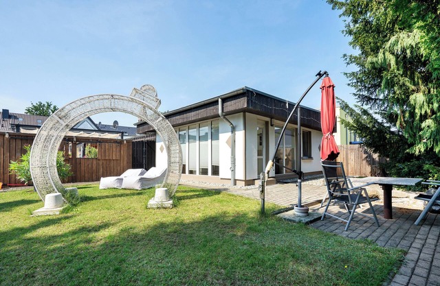 Holiday Apartment with Wine Cellar, Shared Garden and Wi-Fi