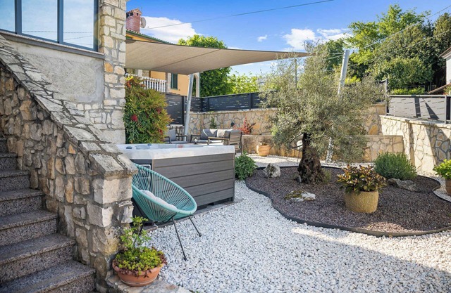 Holiday apartment with air conditioning