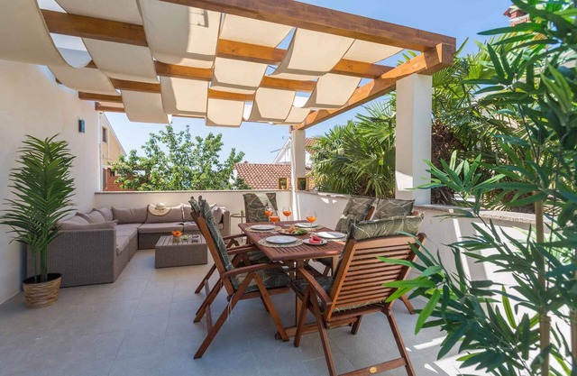 Holiday apartment with sea view