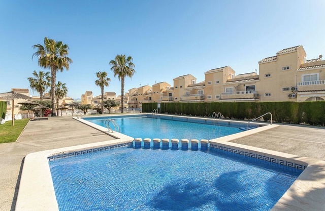 Holiday Bungalow Desired Track close to the Sea with Shared Pool & Wi-Fi