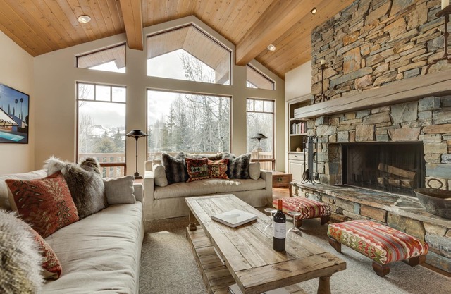 Holiday Dates Available! Impeccable Ski Home in Elkhorn Community with Mountain Views