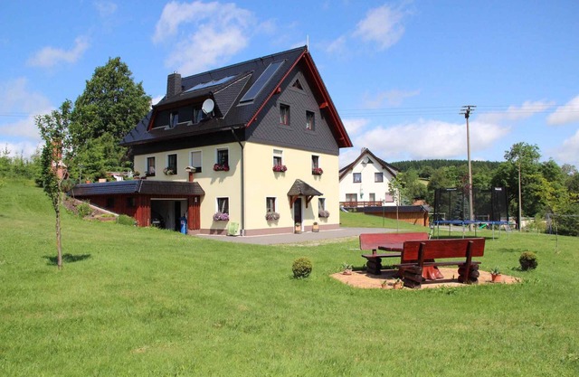 Holiday apartment with use of pool