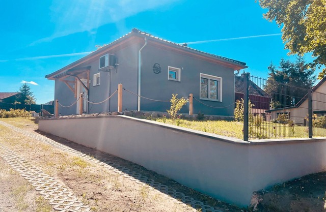 Holiday Home 'Zur Schwalbe' with Private Terrace, Wi-Fi and Air Conditioning