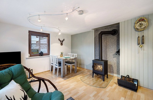 Holiday Apartment 'Im Salzgässle' with Mountain View, Shared Garden and Wi-Fi