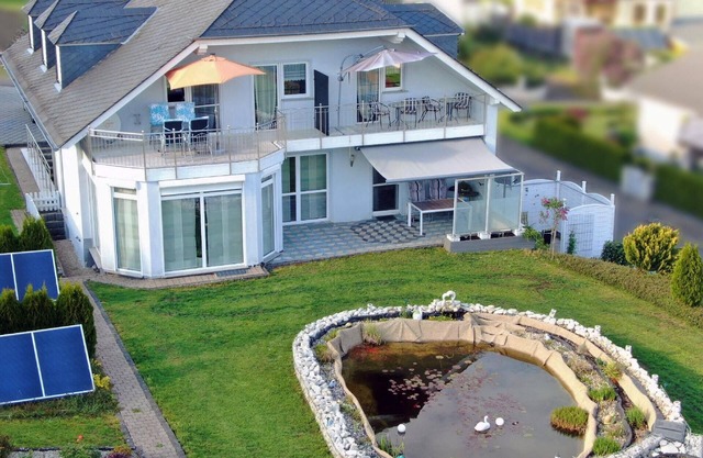 Holiday flat with garden and large balcony