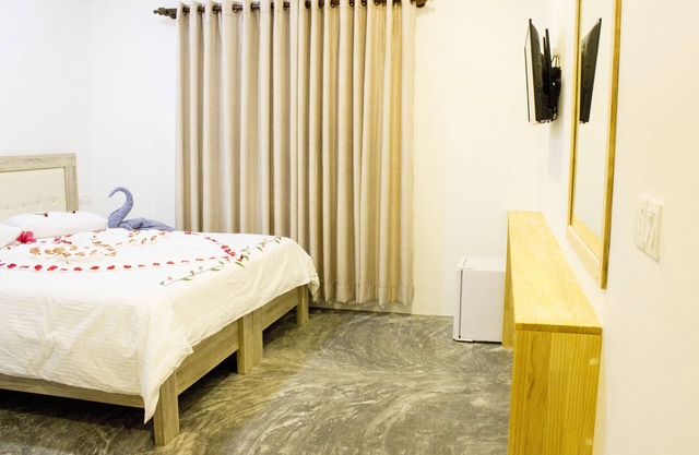 Holiday Grand Maldives - Your Budget Hotel In Maldives!