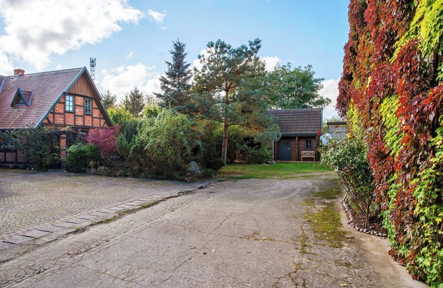 Holiday Home 'Blockbohlen-Haus Auf Hof Verchen' with Private Terrace, Private Garden and Wi-Fi