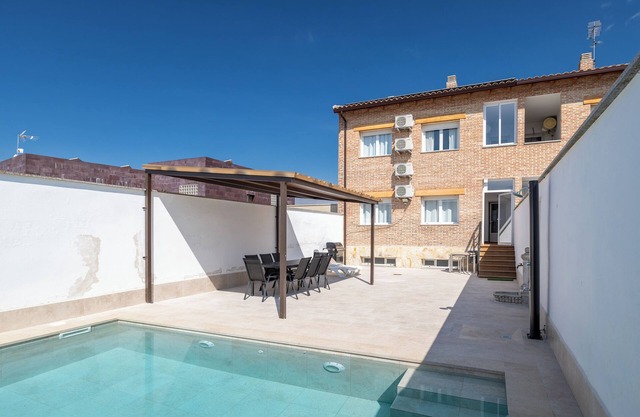 Holiday Home 'Callejón Del Pozo 4 Cerca De Puy Du' with Shared Pool, Wi-Fi and Air Conditioning