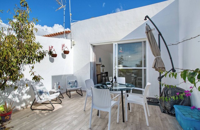 Holiday Home 'Casa Crater 3' with Mountain View, Wi-Fi and Air Conditioning