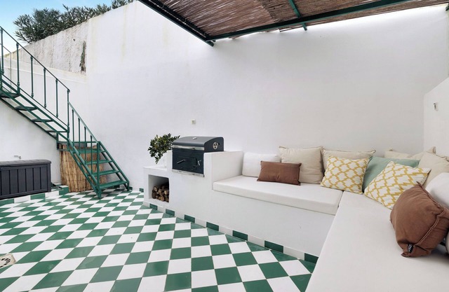Holiday Home 'Casa Da Praia' with Private Terrace, Balcony and Wi-Fi