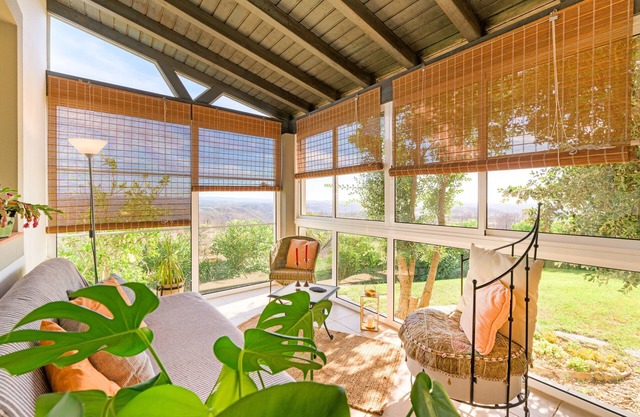 Holiday Home 'Casa Pavão - Selão Da Eira' with Sea View, Shared Pool and Wi-Fi