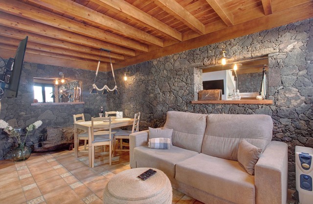 Holiday Home Casa Tía Eulalia with Sea View, Solarium & Wi-Fi