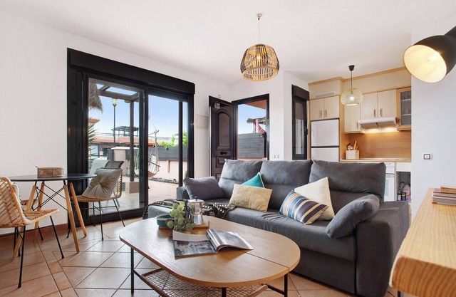 Holiday Home 'Casa Vicente Majanicho' with Shared Pool, Private Terrace and Wi-Fi