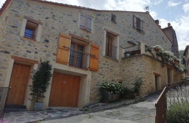 Holiday Home 'Chez Laetitia' with Private Terrace and Wi-Fi