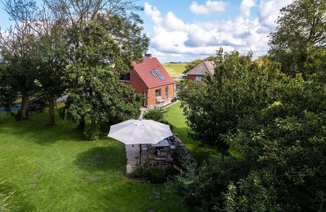 Holiday home Deichkind 25 - lovingly renovated, quiet location, for families