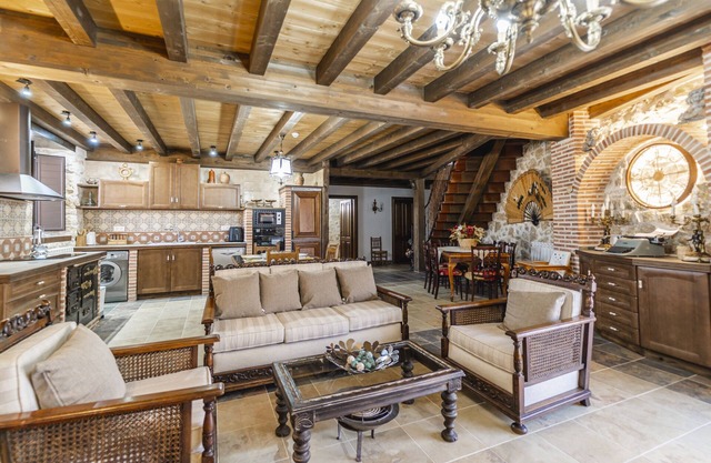 Holiday Home 'El Rincón De Hornuez' with Mountain View, Balcony and Wi-Fi