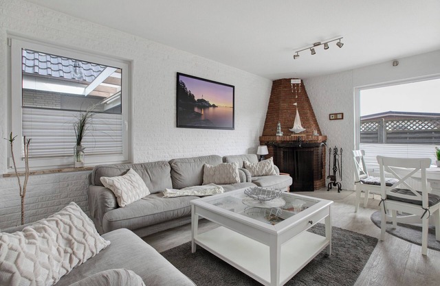 Holiday Home 'Ferienhaus Pfanne' with Private Terrace, Private Garden and Wi-Fi