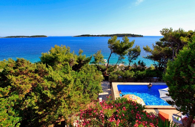 Holiday home for 8 guests with 158m² in Blato (117122)