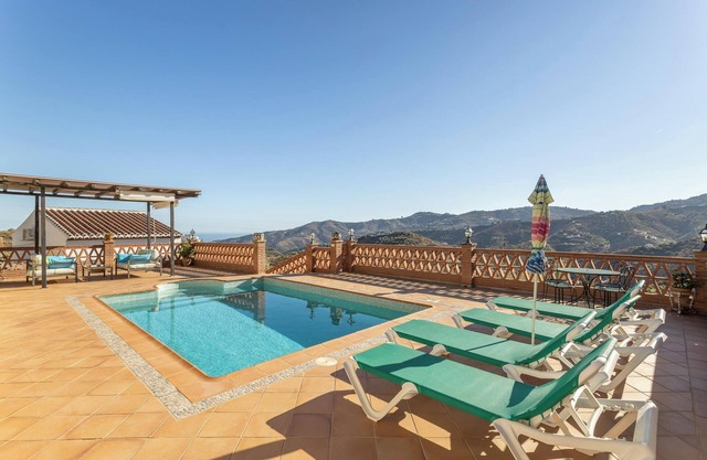 Holiday Home "Fuente Luz Cottage" with Mountain View, Pool, Wi-Fi, Terrace & Garden