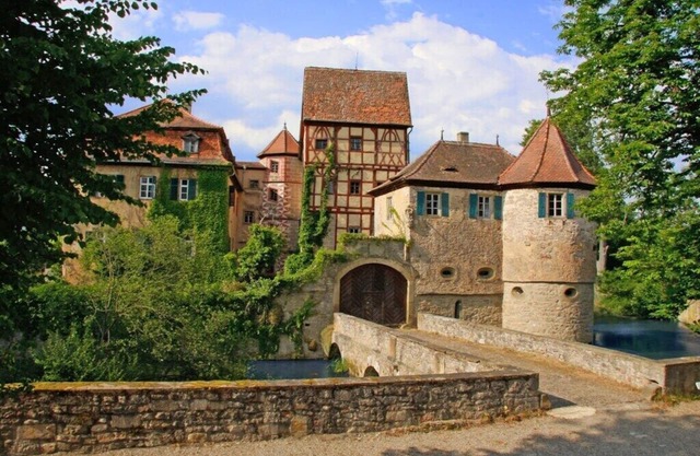 Holiday home gardener's house