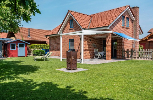 Holiday Home 'Hafenblick' with Private Terrace, Private Garden and Wi-Fi