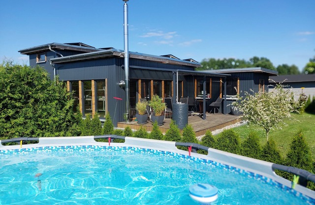 Holiday Home 'Happy-Nest' sauna pool air conditioning Wi-Fi fireplace barbecue