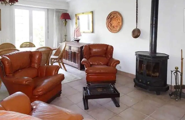 Holiday Home in Bénodet with Pool & Beaches