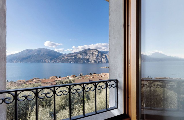 Holiday Home 'Lago' with Lake View and Private Terrace