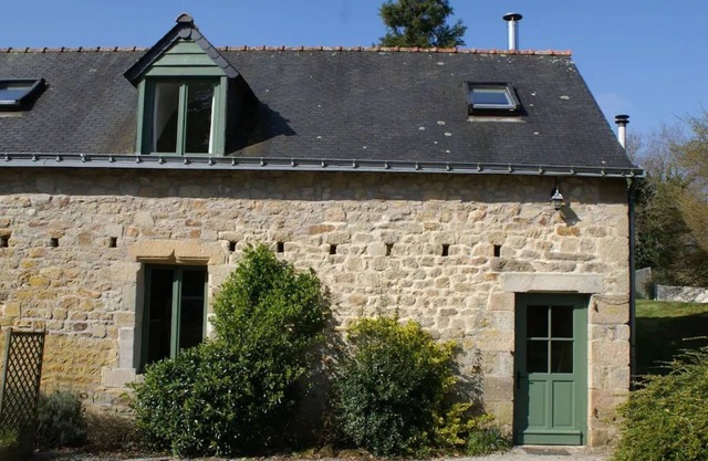 Holiday Home 'Jade - Gîtes De Kerlividic' with Shared Pool, Shared Garden and Wi-Fi